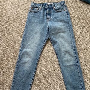 Levi’s wedgie fit mom jean